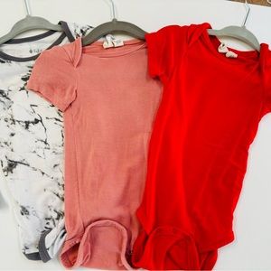 3 Kyte baby 6-12 bodysuits bundleCrimson, terracotta, marble (long sleeve)